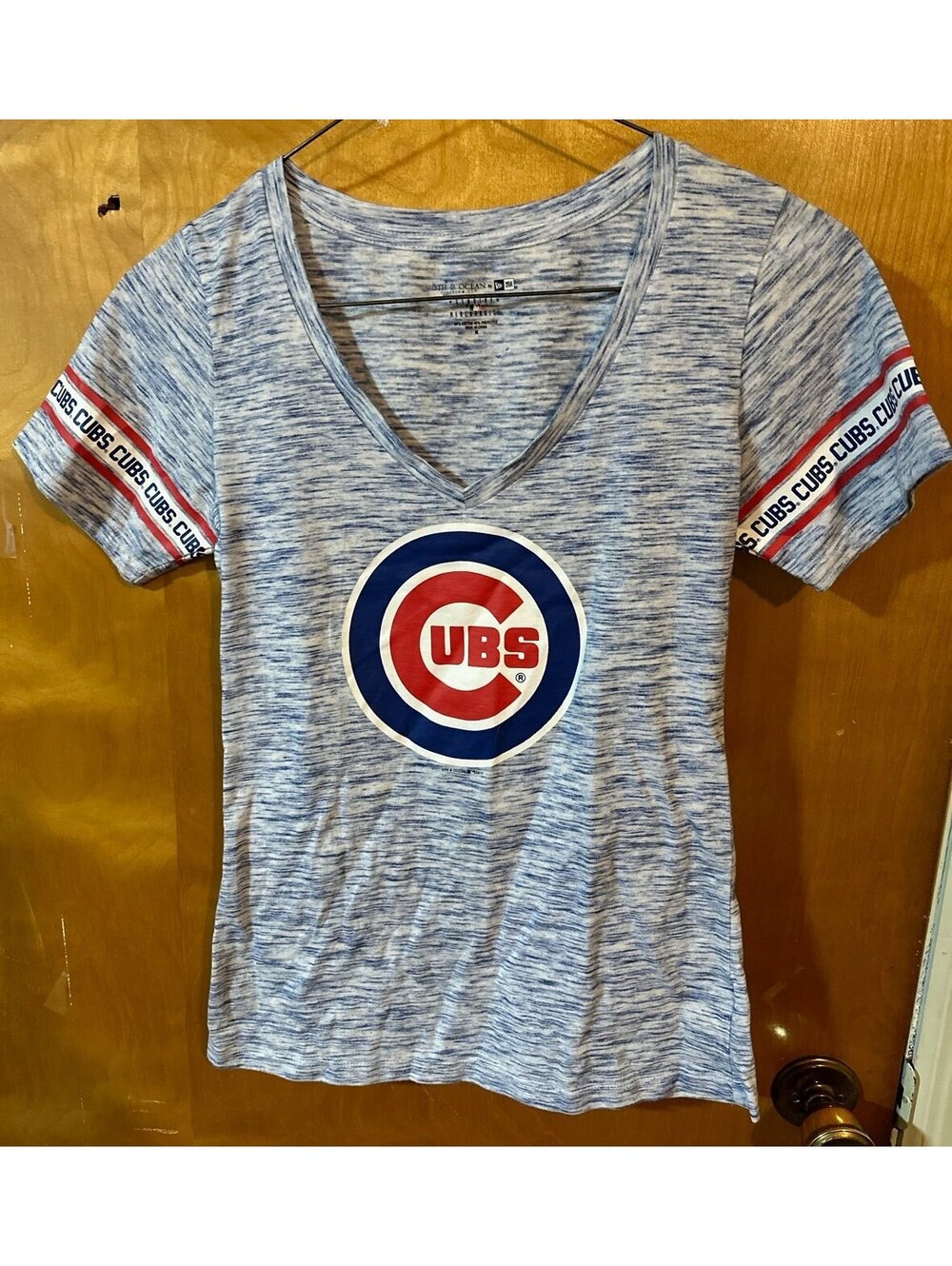 Chicago Cubs shirt size medium